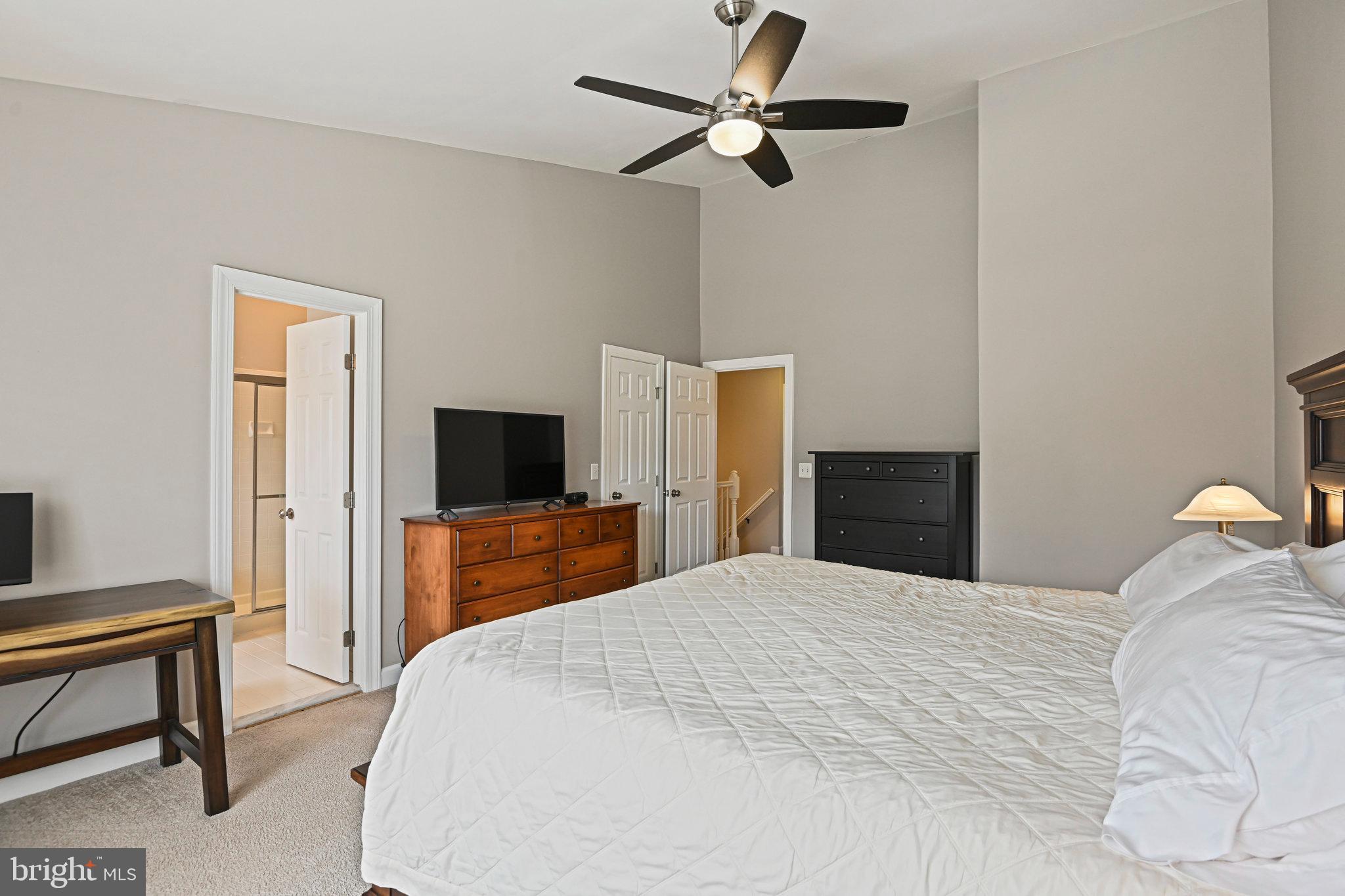 ASHBURN FARM - Residential