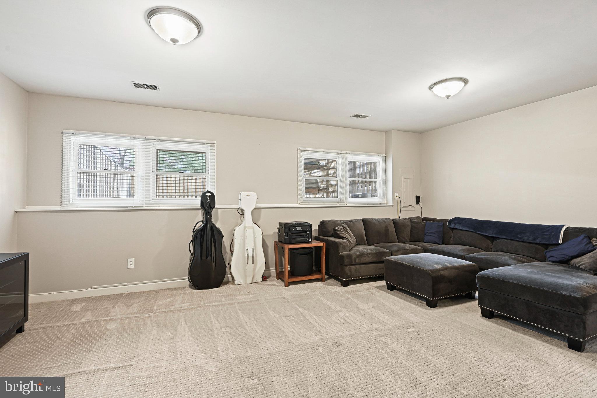 ASHBURN FARM - Residential