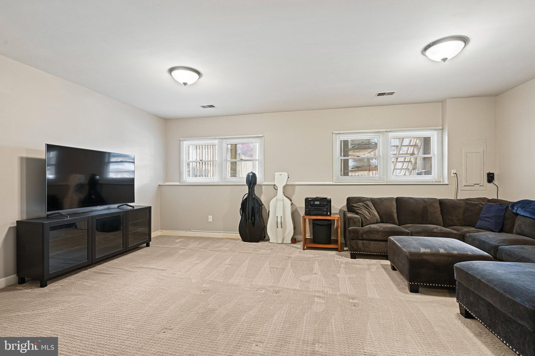 ASHBURN FARM - Residential