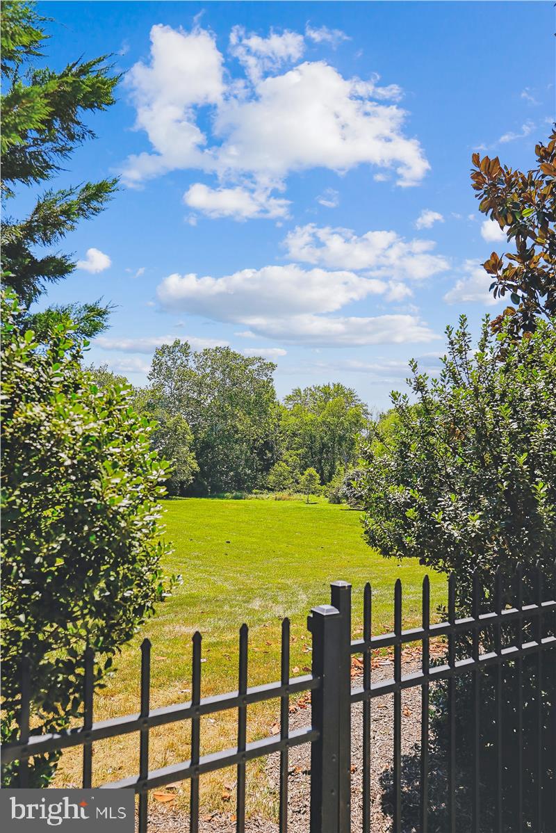 RASPBERRY FALLS - Residential