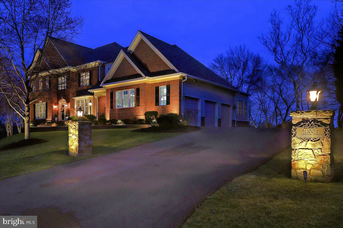 RASPBERRY FALLS - Residential