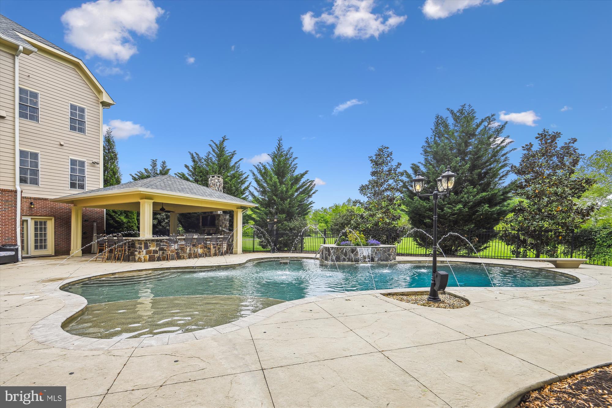 RASPBERRY FALLS - Residential