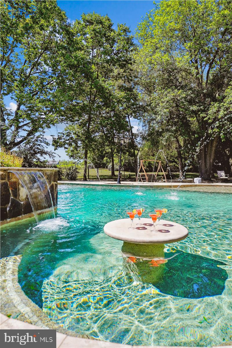 RASPBERRY FALLS - Residential