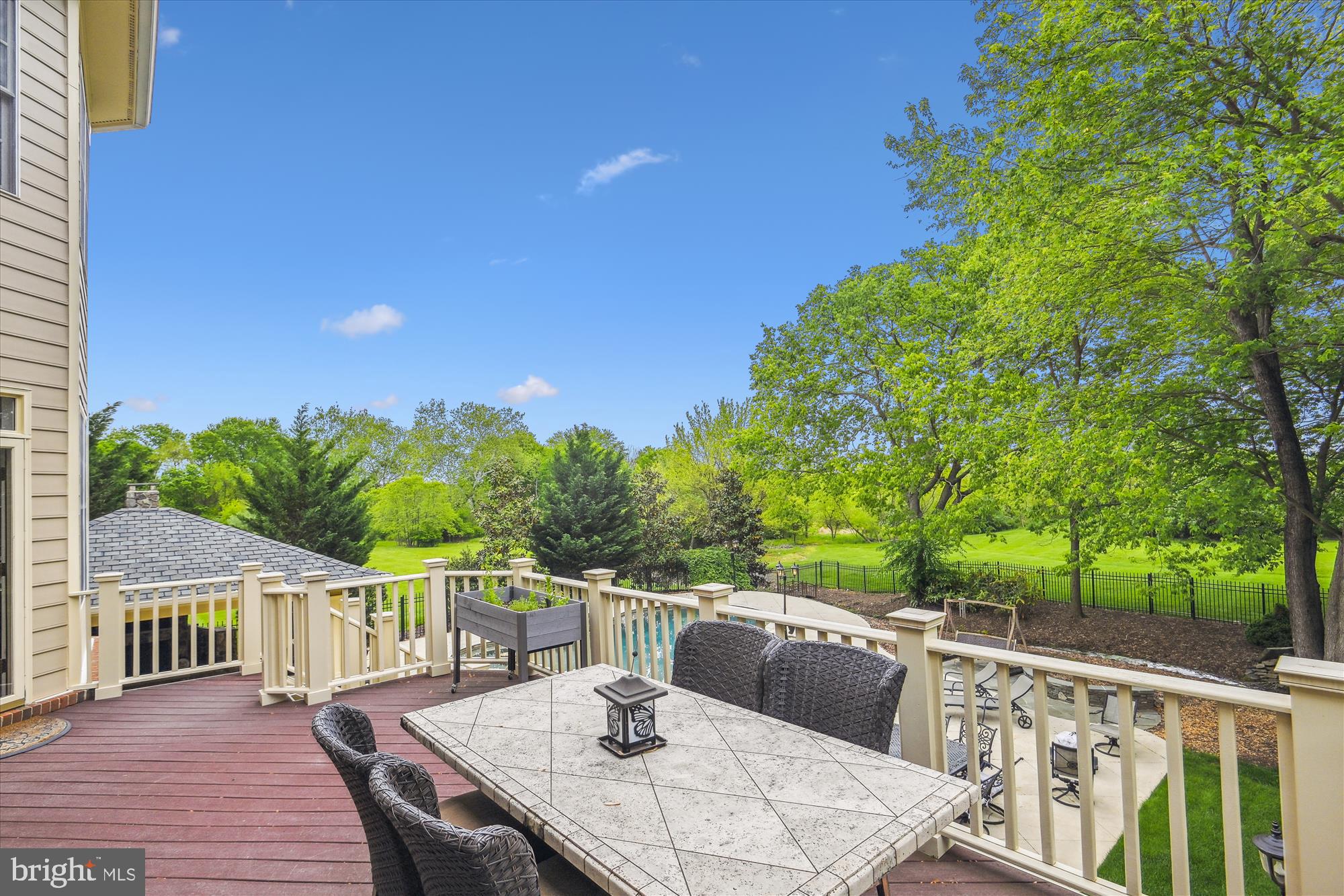 RASPBERRY FALLS - Residential