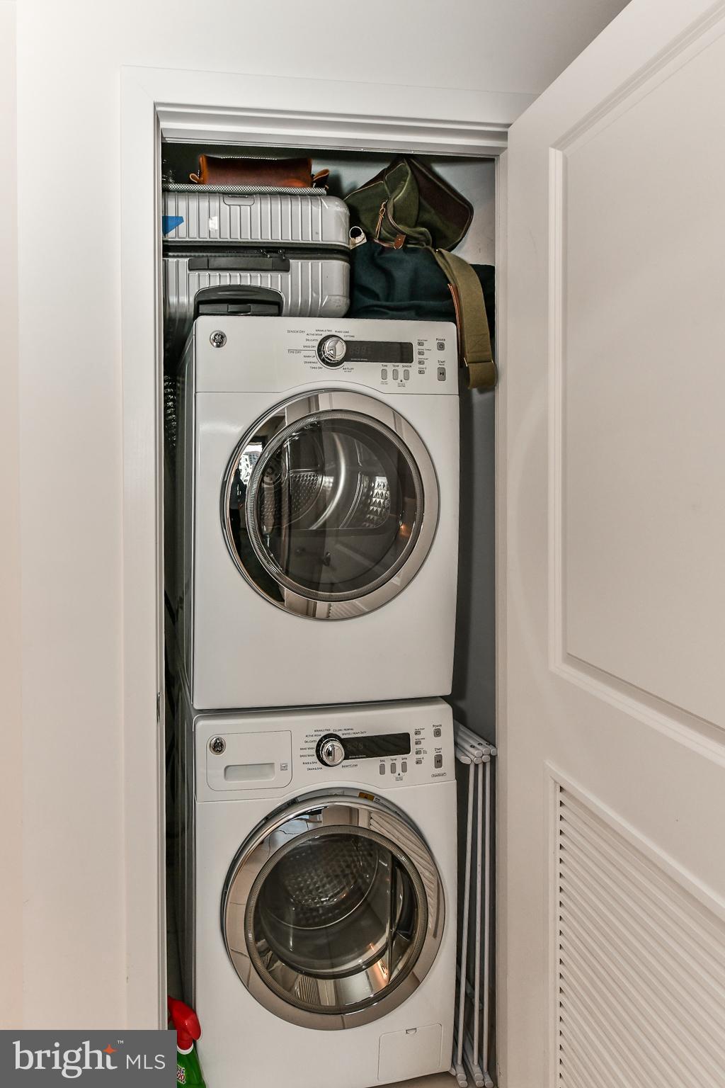 ODYSSEY - Residential Lease