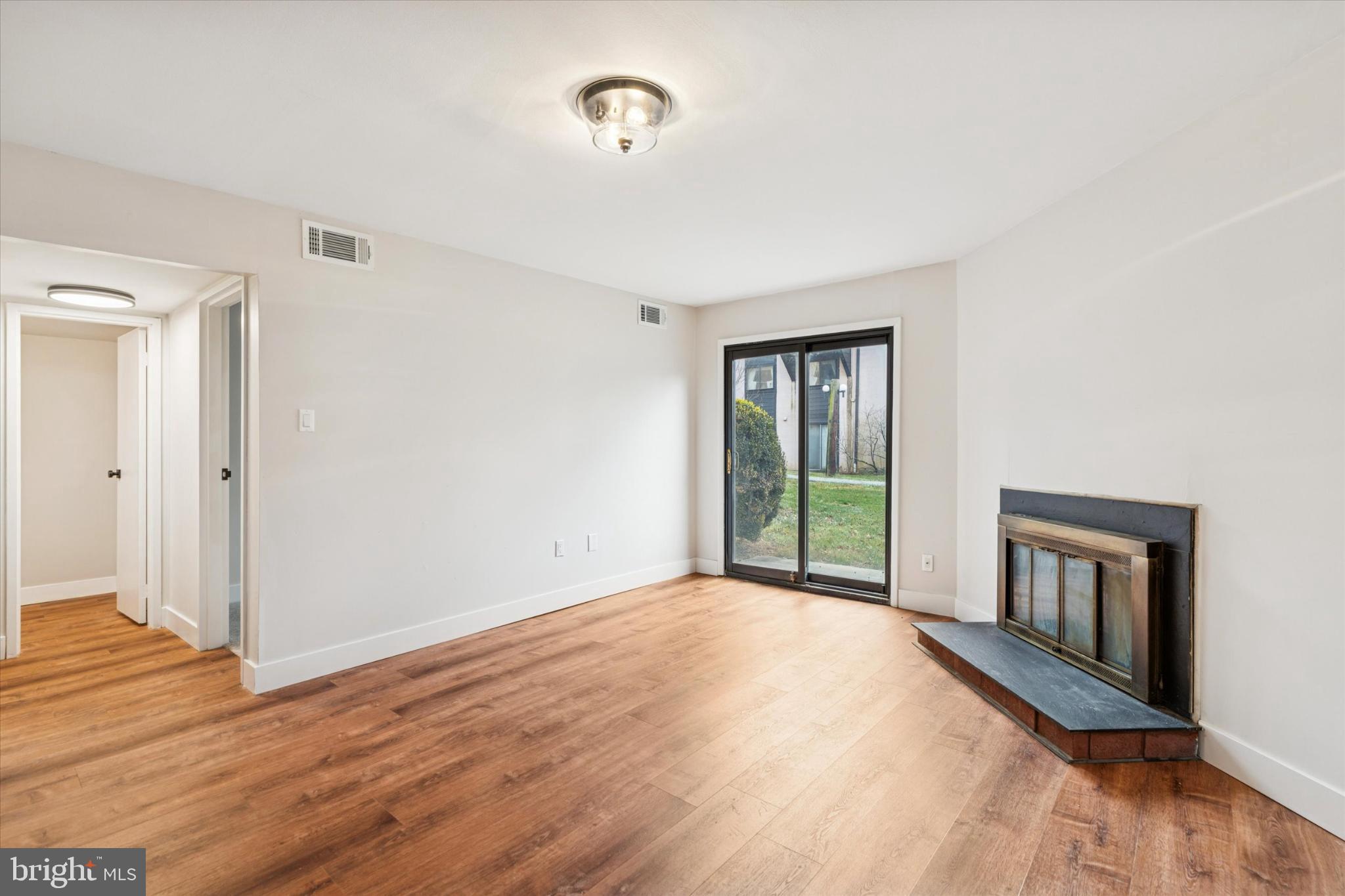 PAINTERS CROSSING - Residential Lease