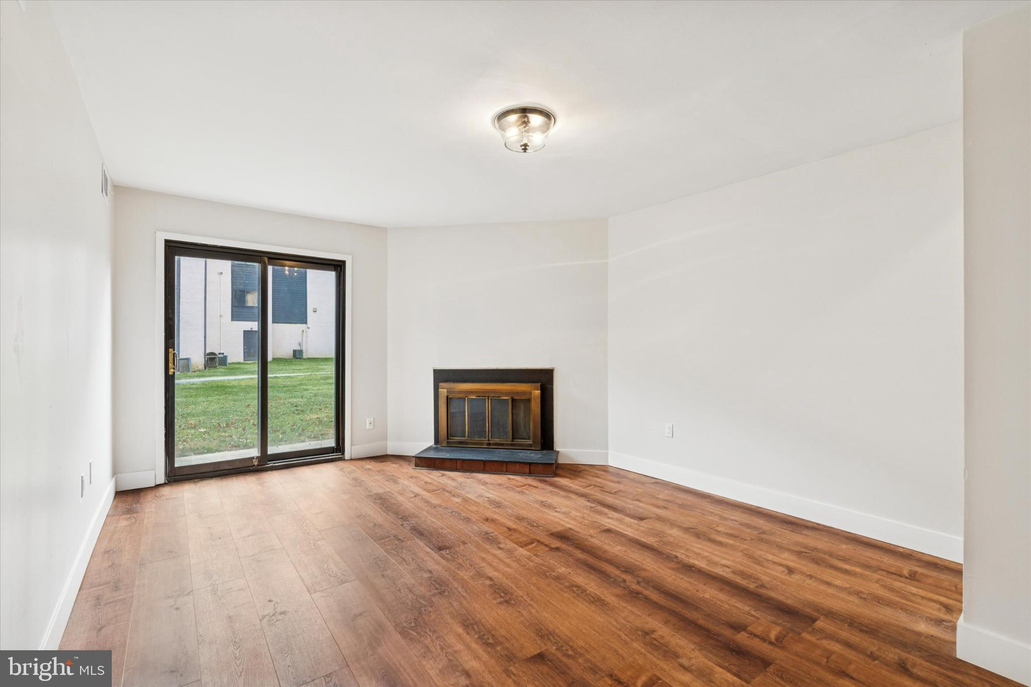 PAINTERS CROSSING - Residential Lease