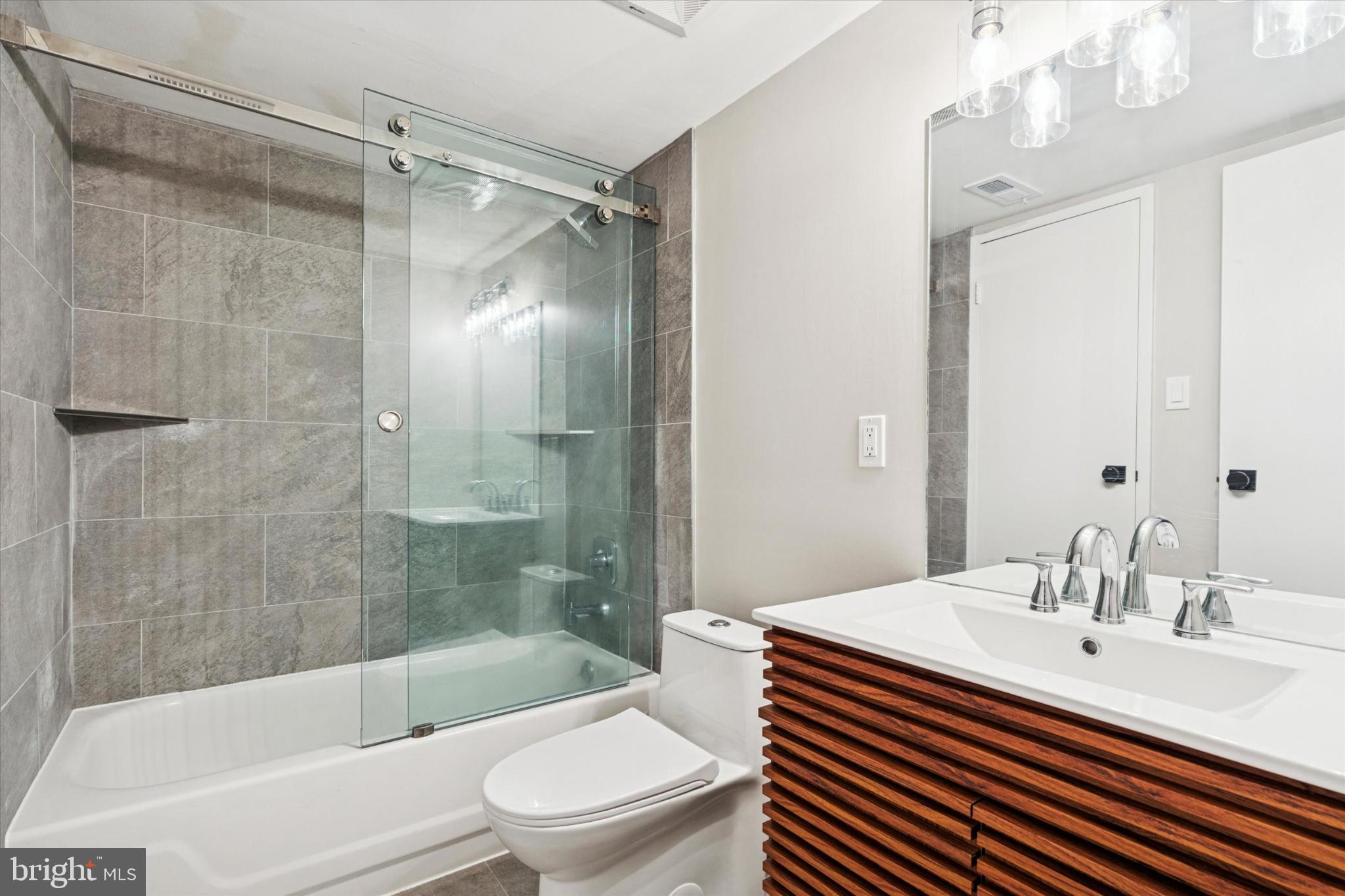 PAINTERS CROSSING - Residential Lease