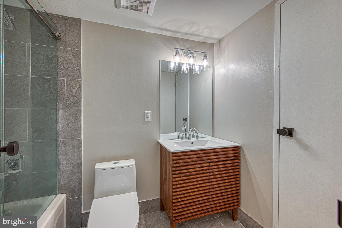 PAINTERS CROSSING - Residential Lease