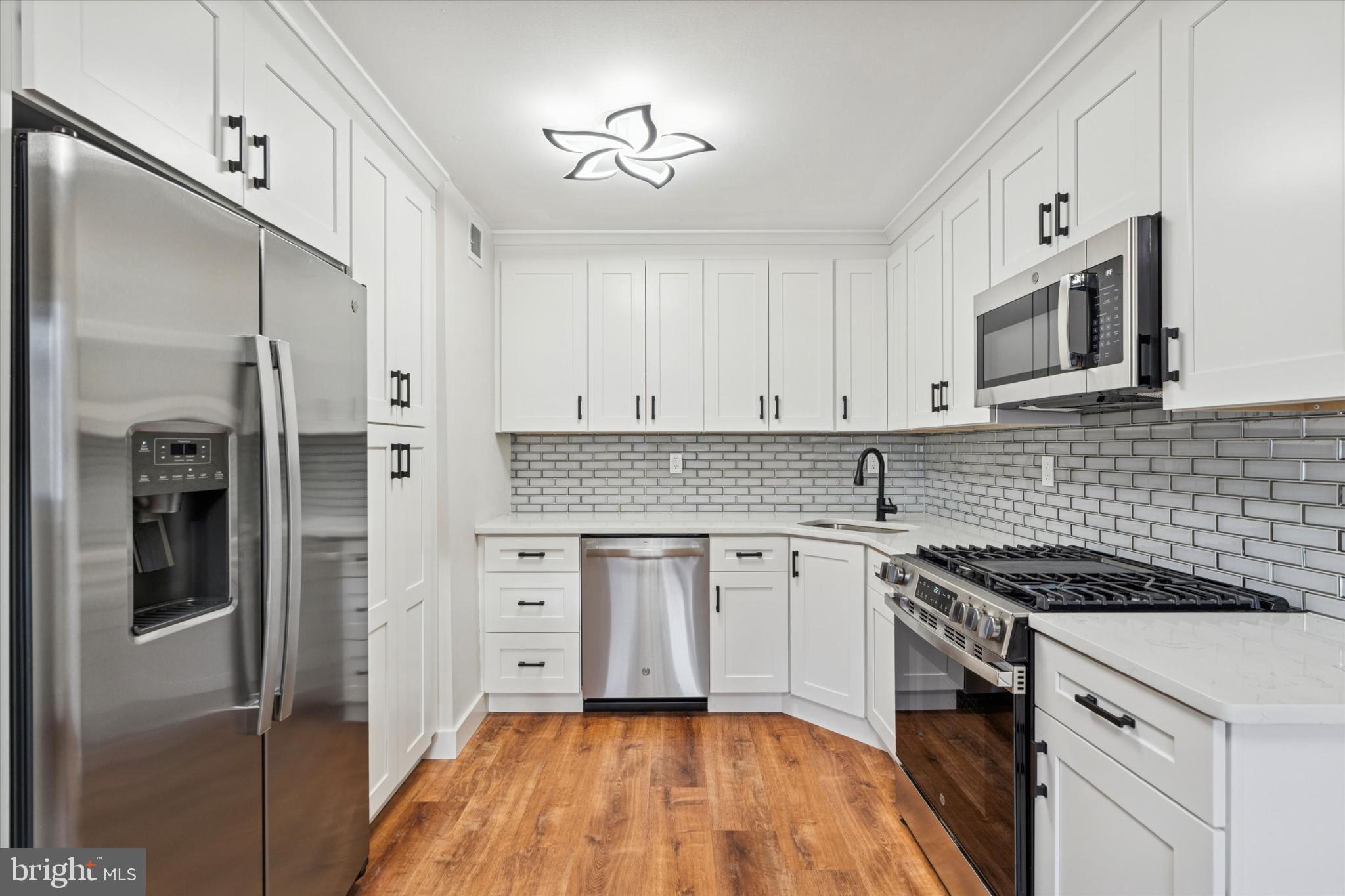 PAINTERS CROSSING - Residential Lease