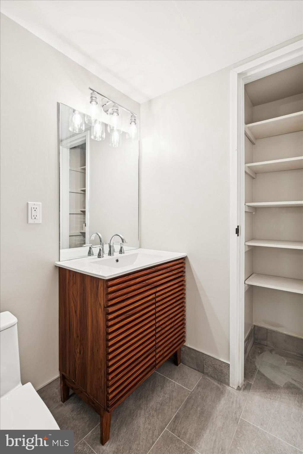 PAINTERS CROSSING - Residential Lease