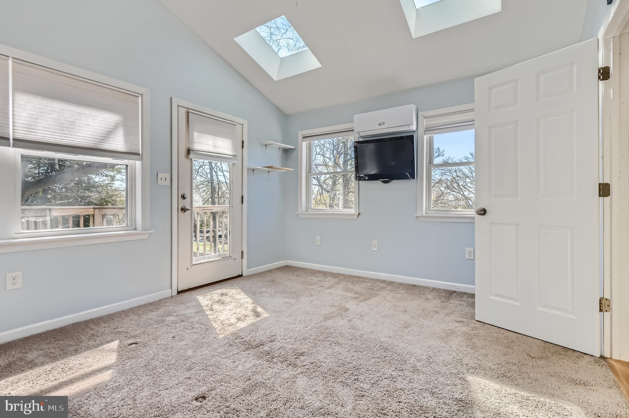 CARNEY GROVE - Residential