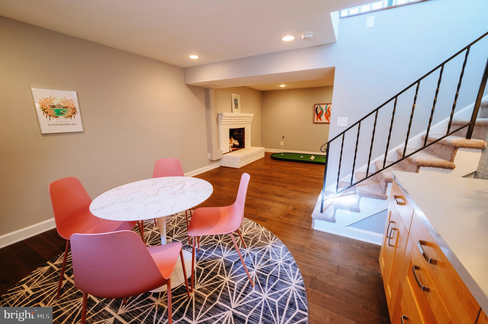 SLEEPY HOLLOW ESTATES - Residential Lease