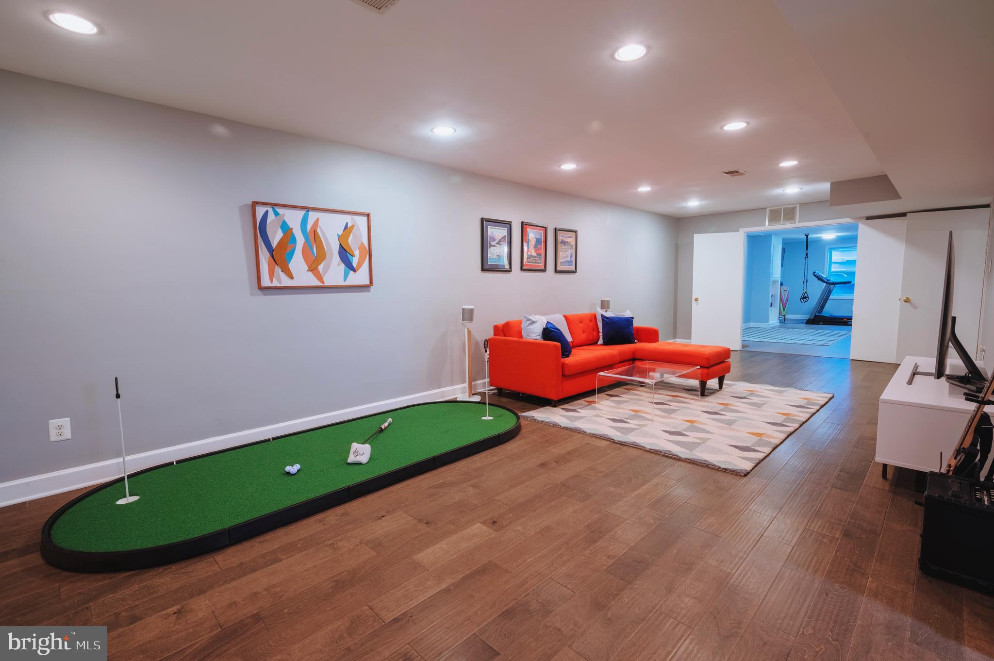 SLEEPY HOLLOW ESTATES - Residential Lease