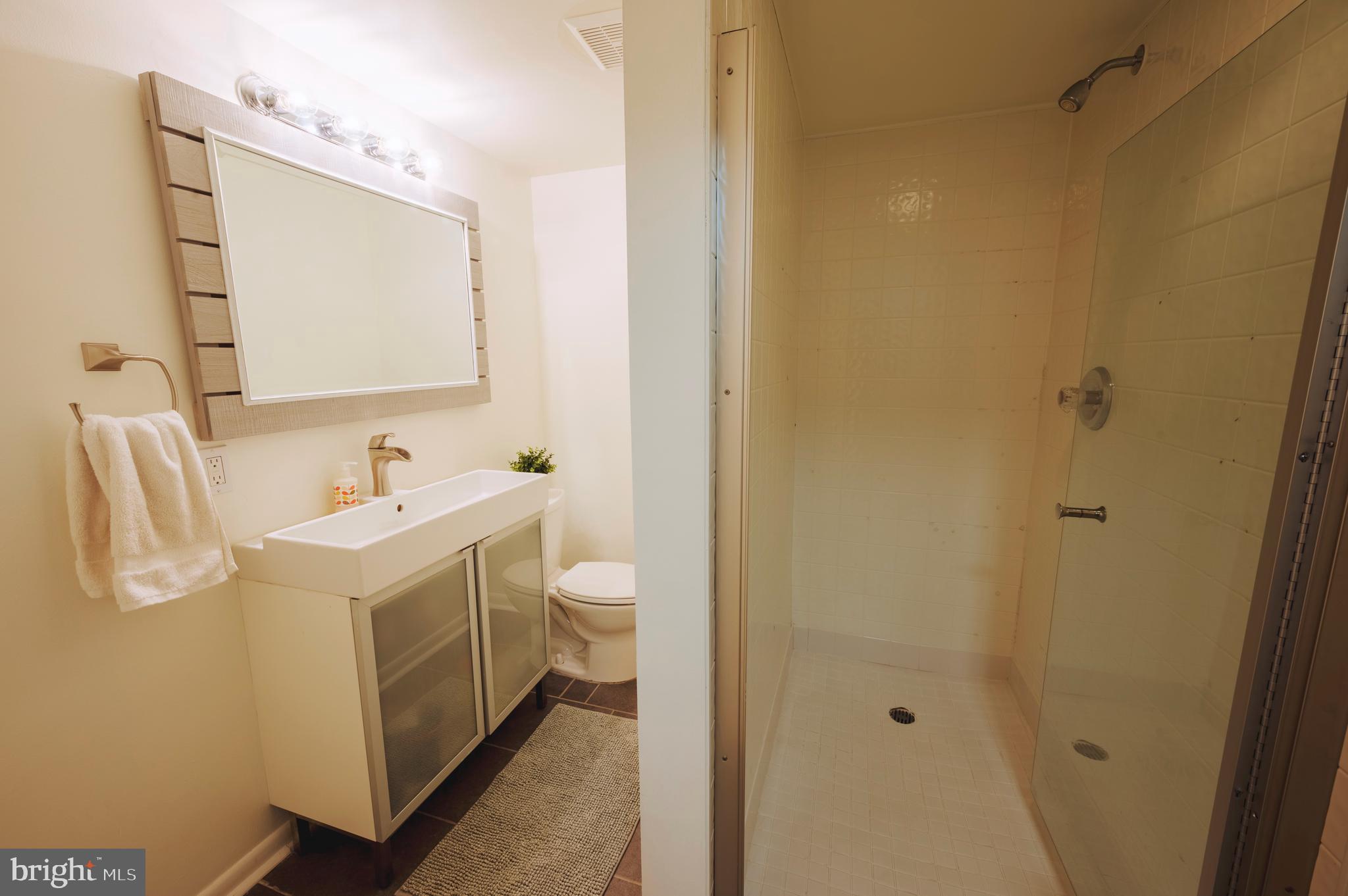 SLEEPY HOLLOW ESTATES - Residential Lease