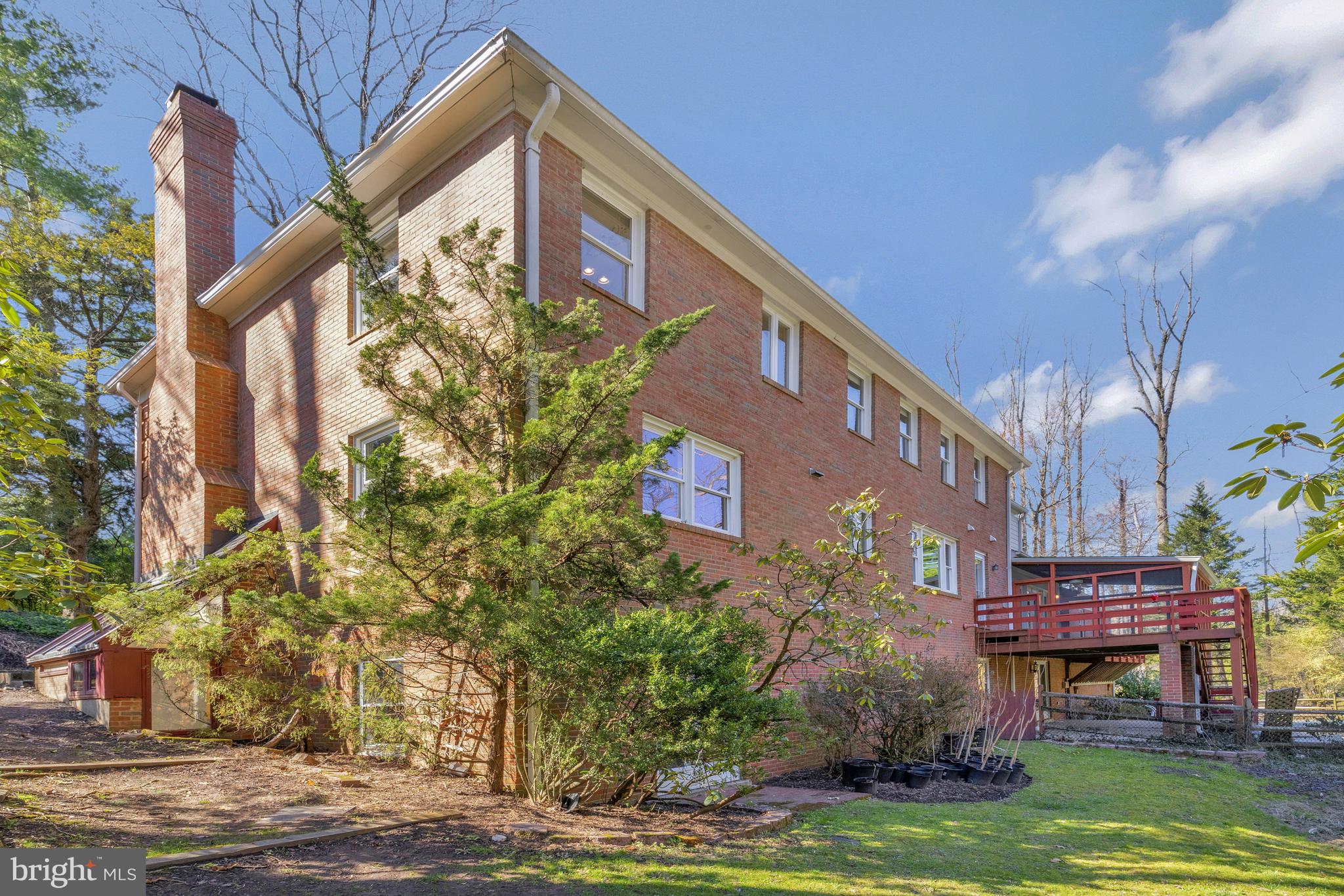 LANGLEY FOREST - Residential