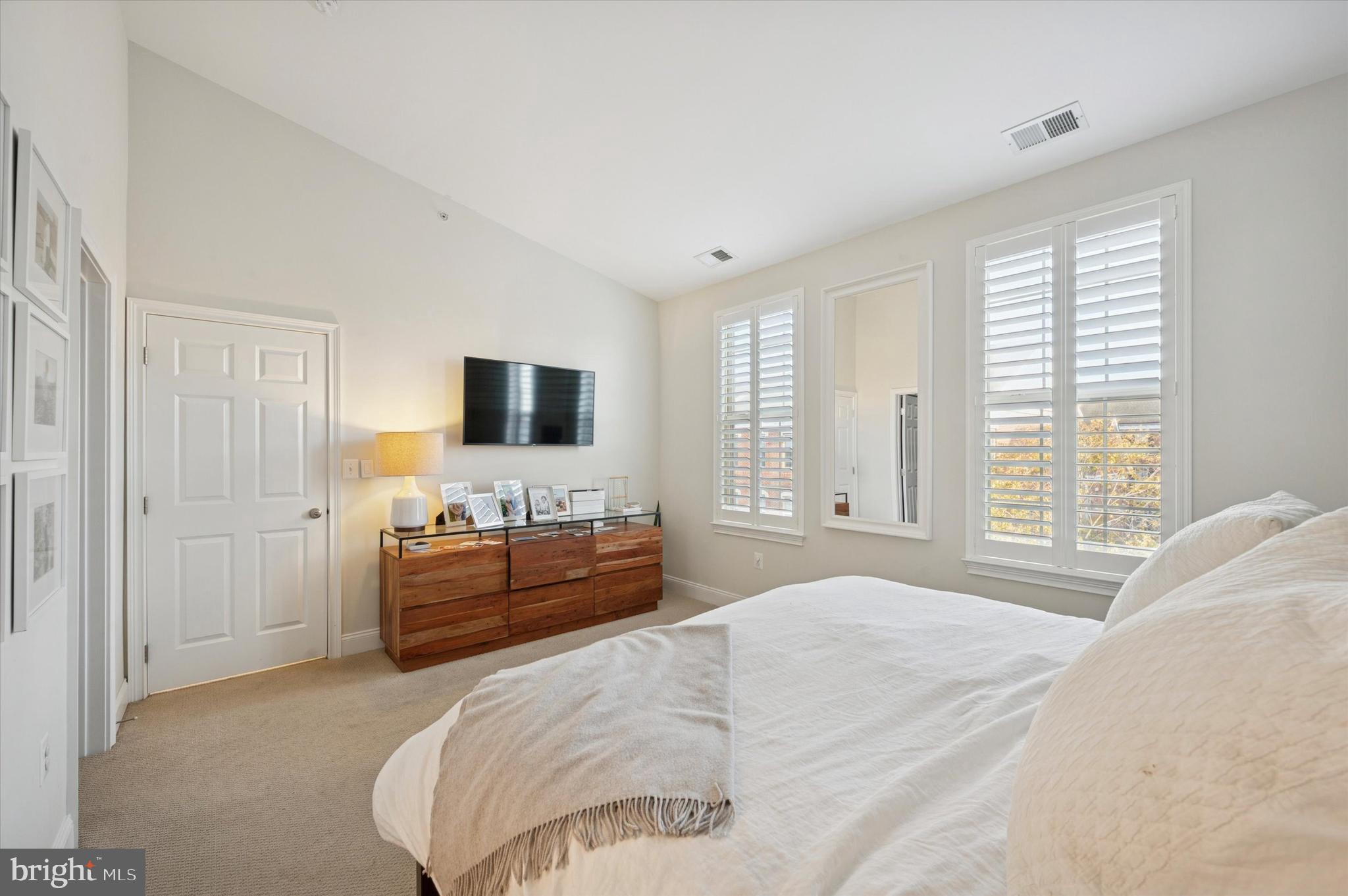 NAVAL SQUARE - Residential