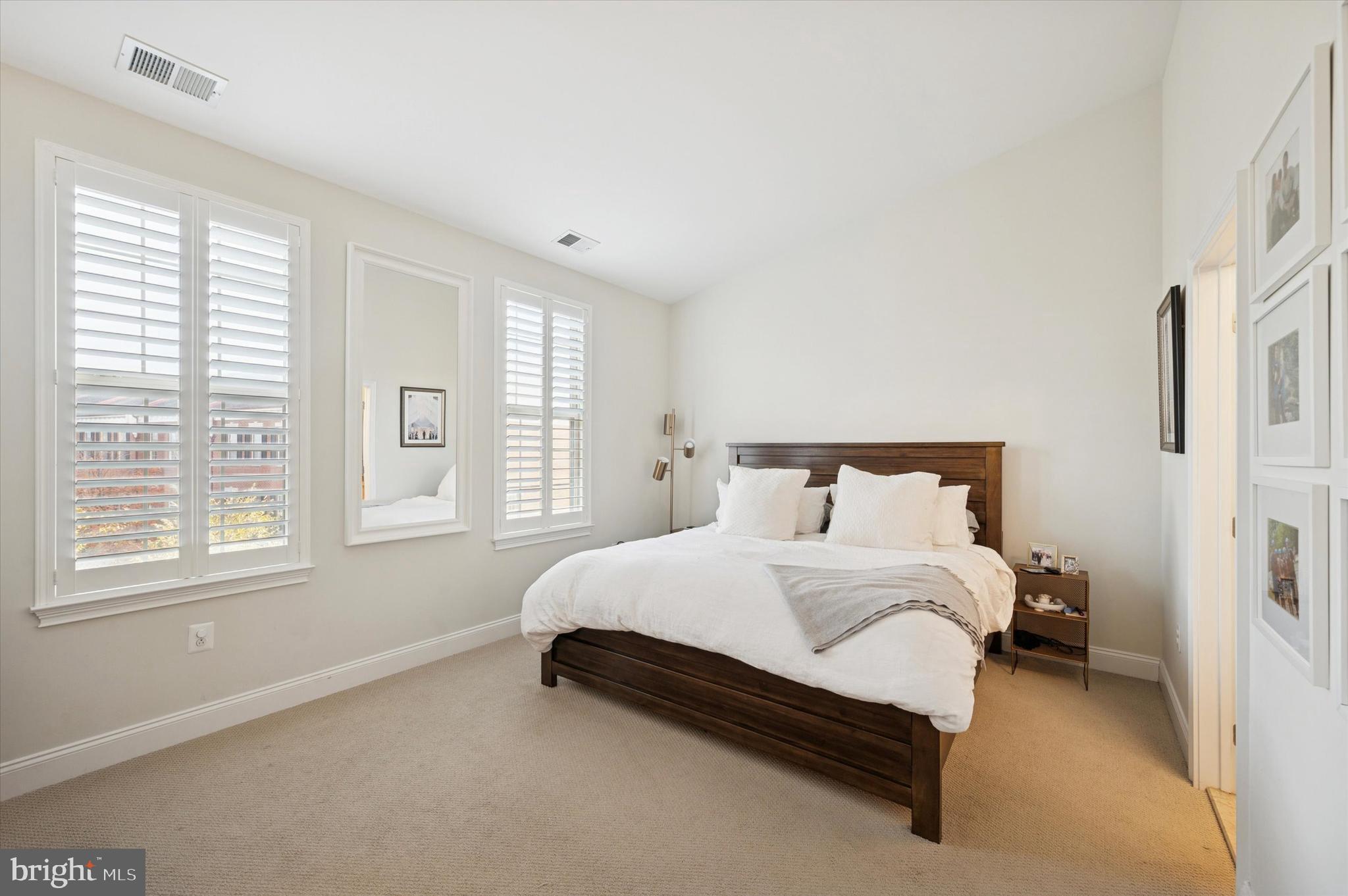 NAVAL SQUARE - Residential