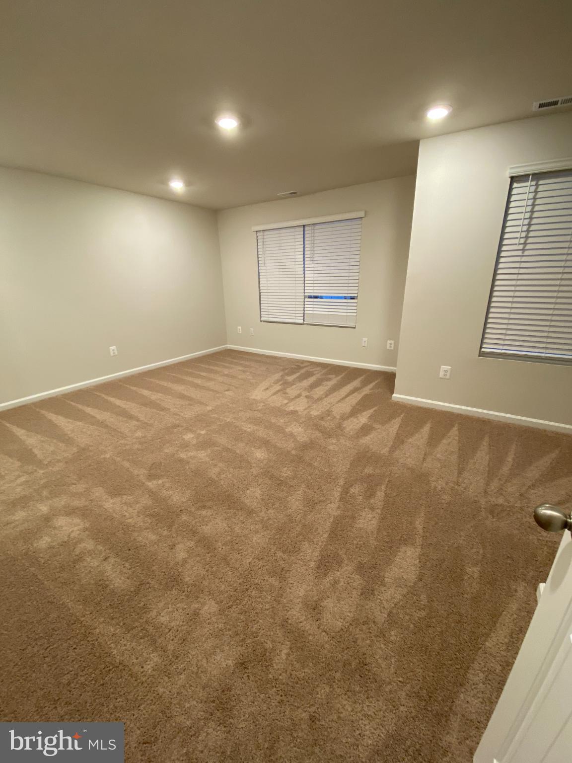 HOMEPLACE AT RIVERSIDE - Residential Lease