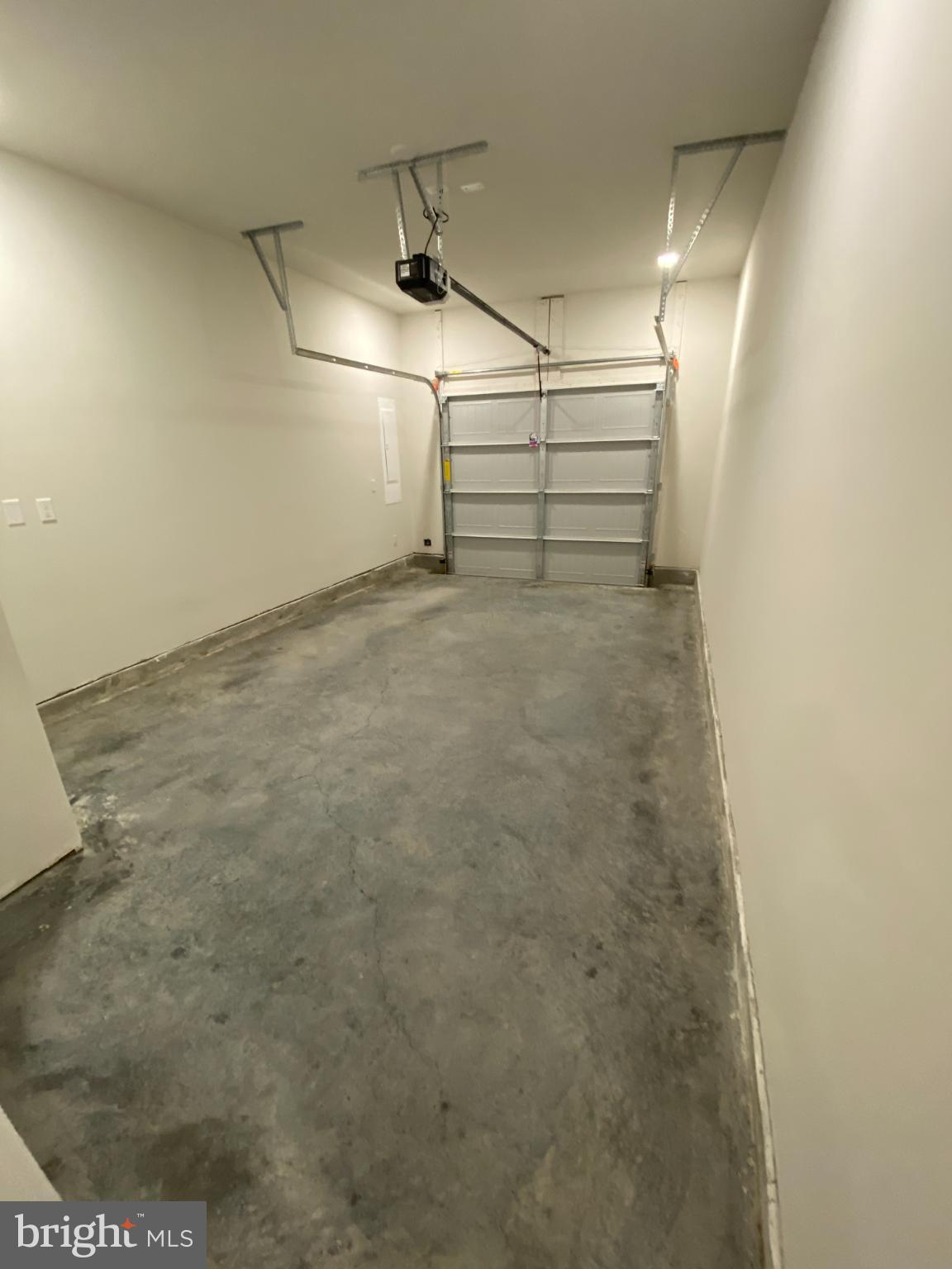 HOMEPLACE AT RIVERSIDE - Residential Lease