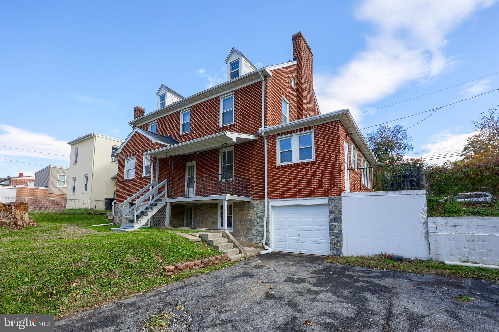828-826 HIGHLAND AVENUE