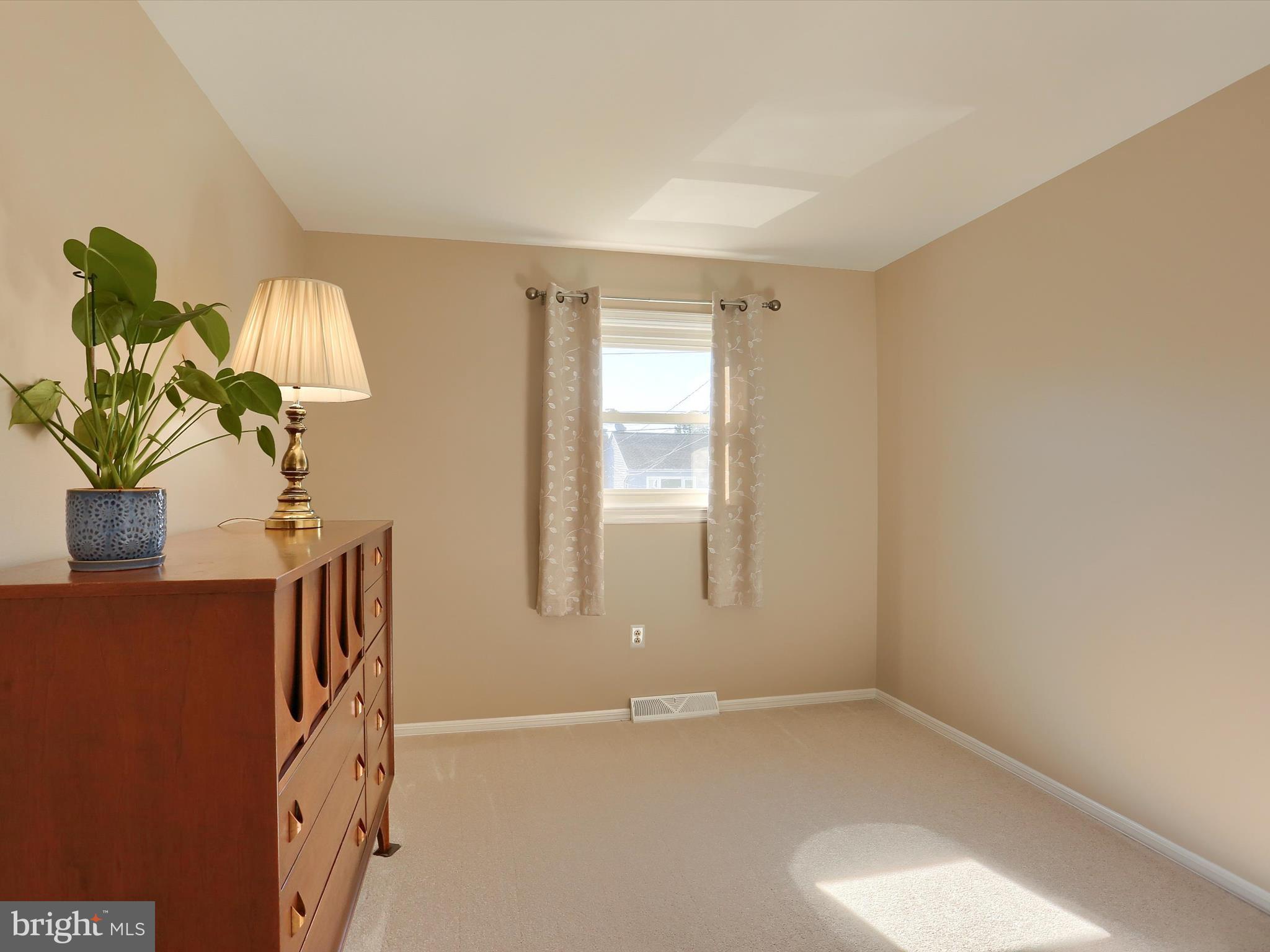 DELBROOK MANOR - Residential