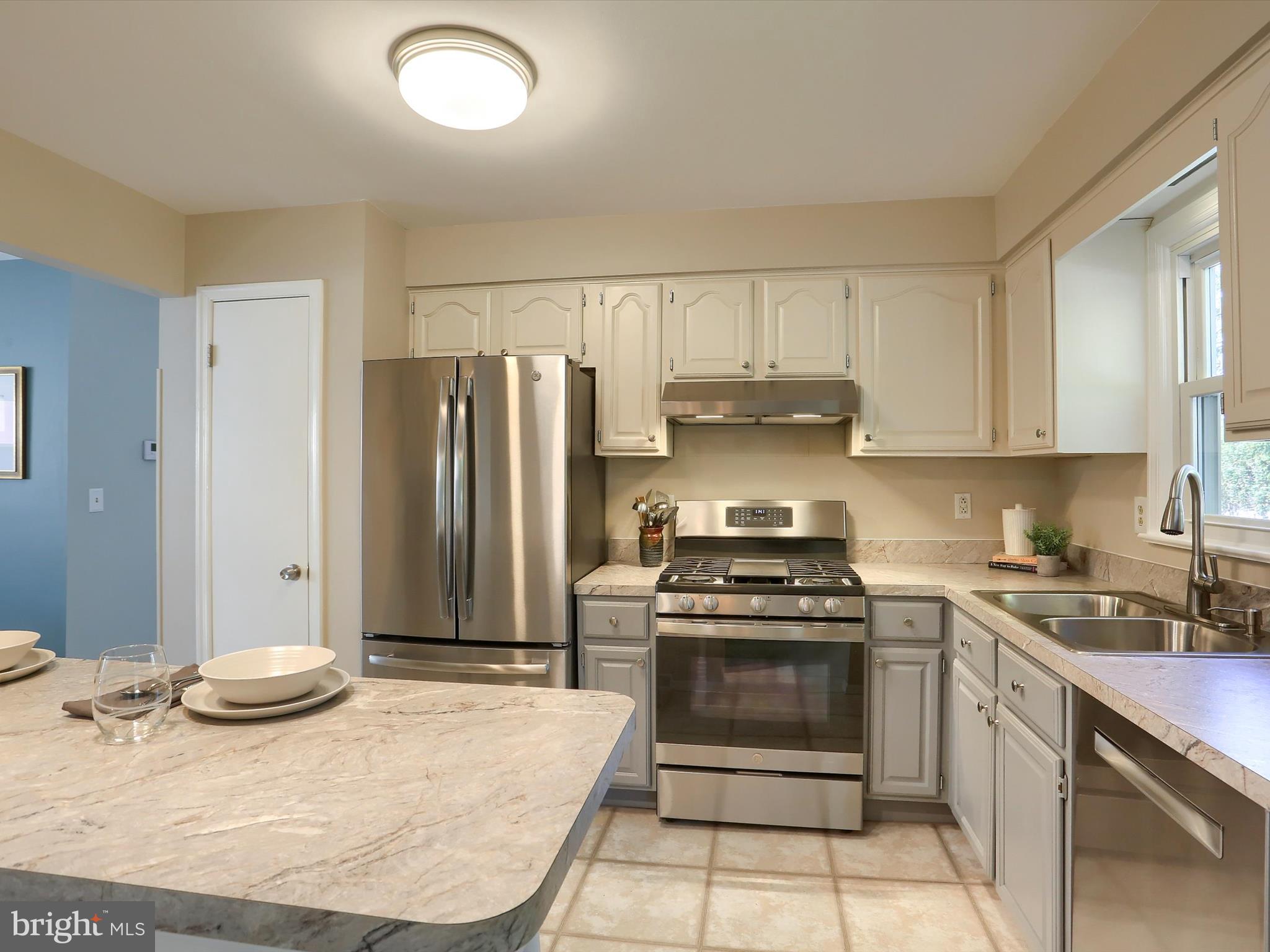 DELBROOK MANOR - Residential