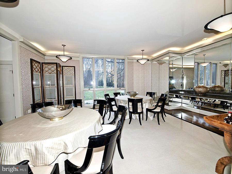 POTOMAC OUTSIDE - Residential