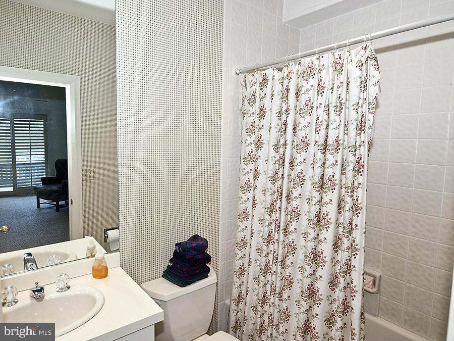 POTOMAC OUTSIDE - Residential