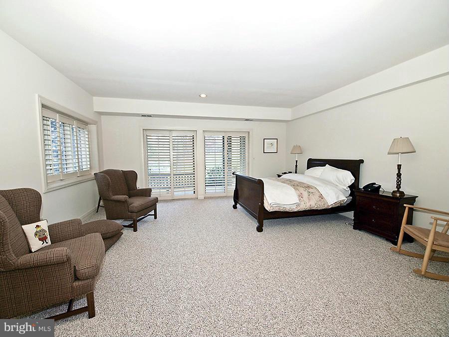 POTOMAC OUTSIDE - Residential