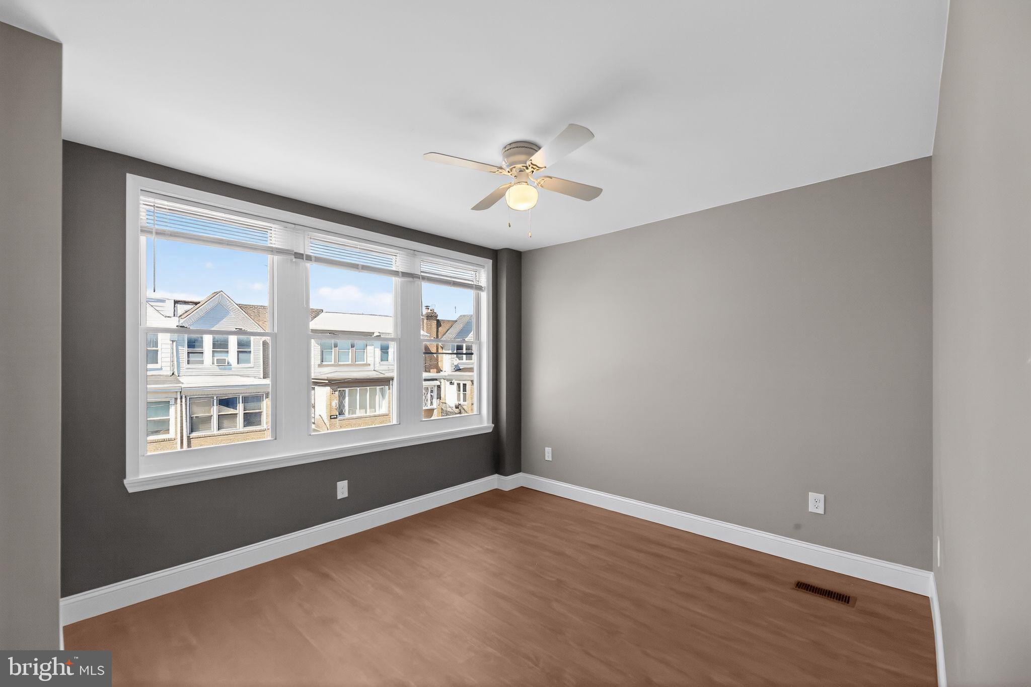 ELMWOOD PARK - Residential