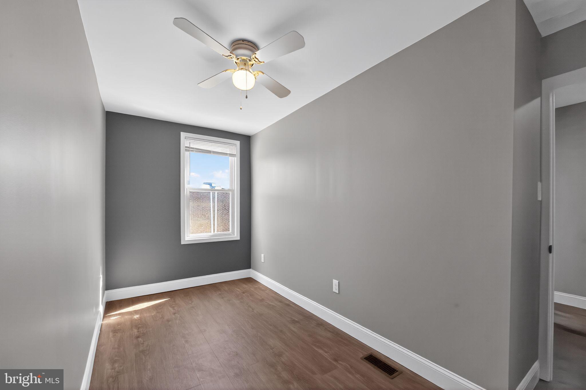 ELMWOOD PARK - Residential