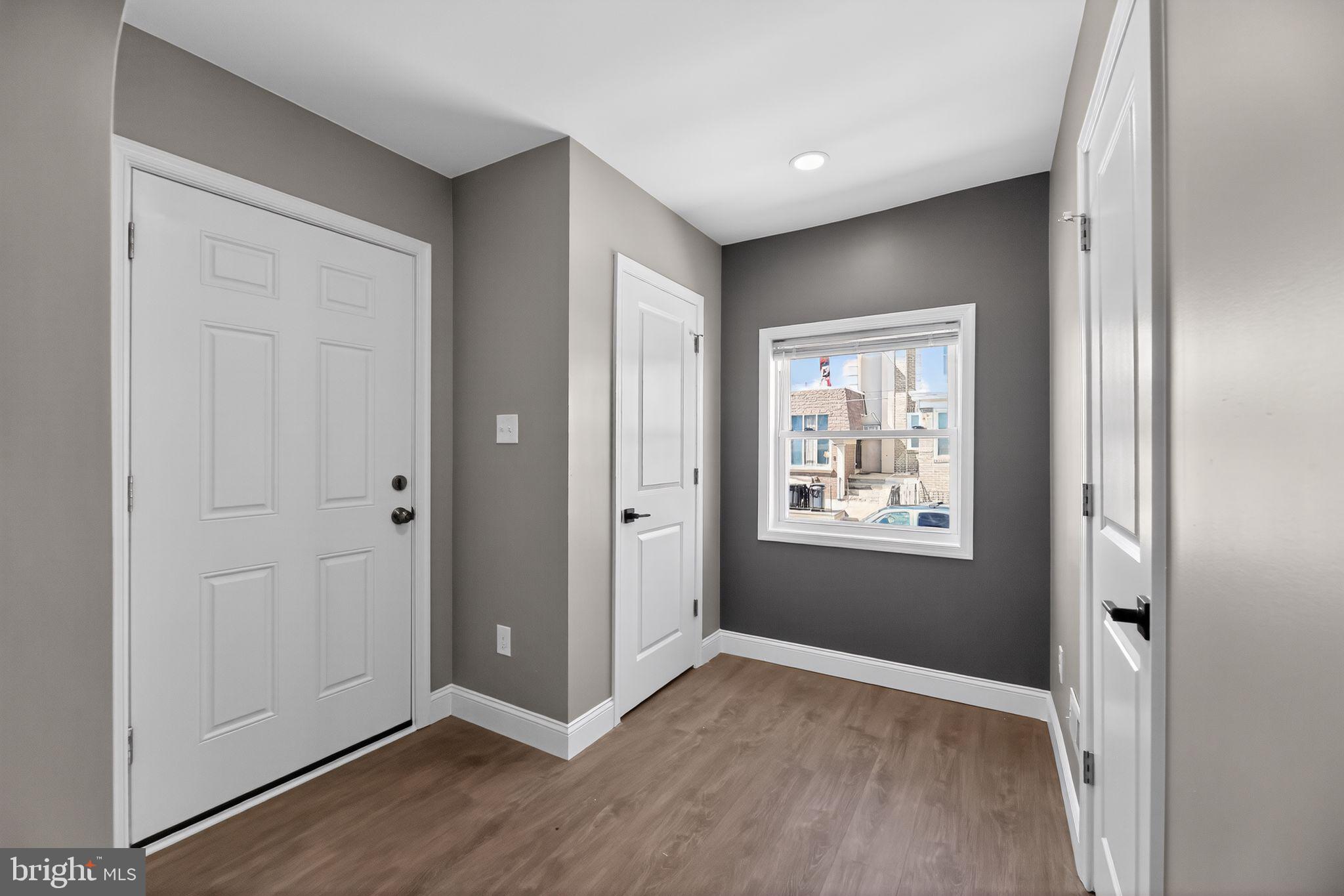 ELMWOOD PARK - Residential