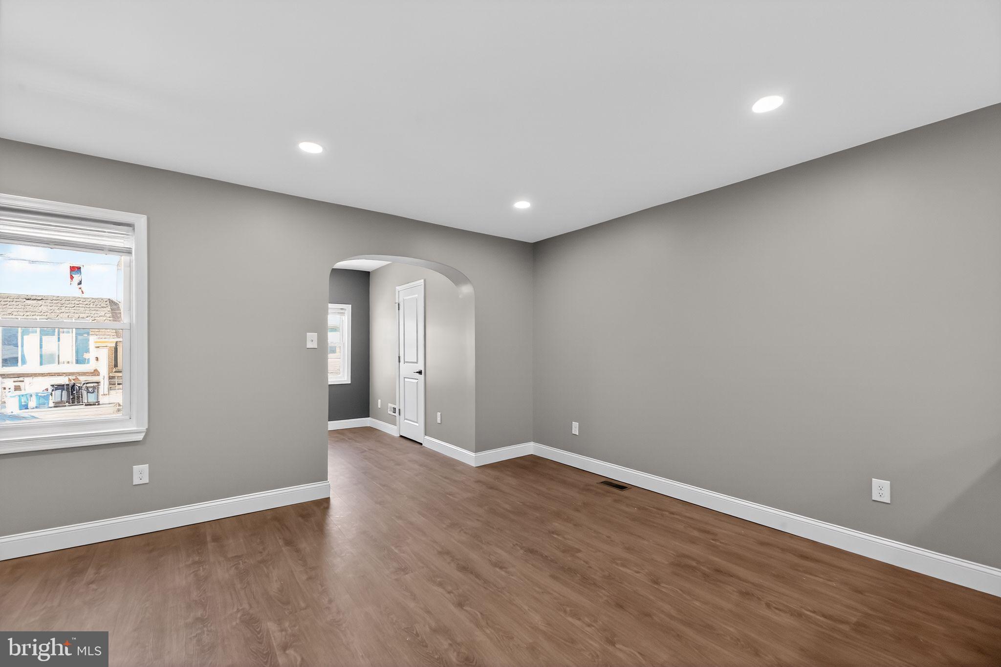 ELMWOOD PARK - Residential