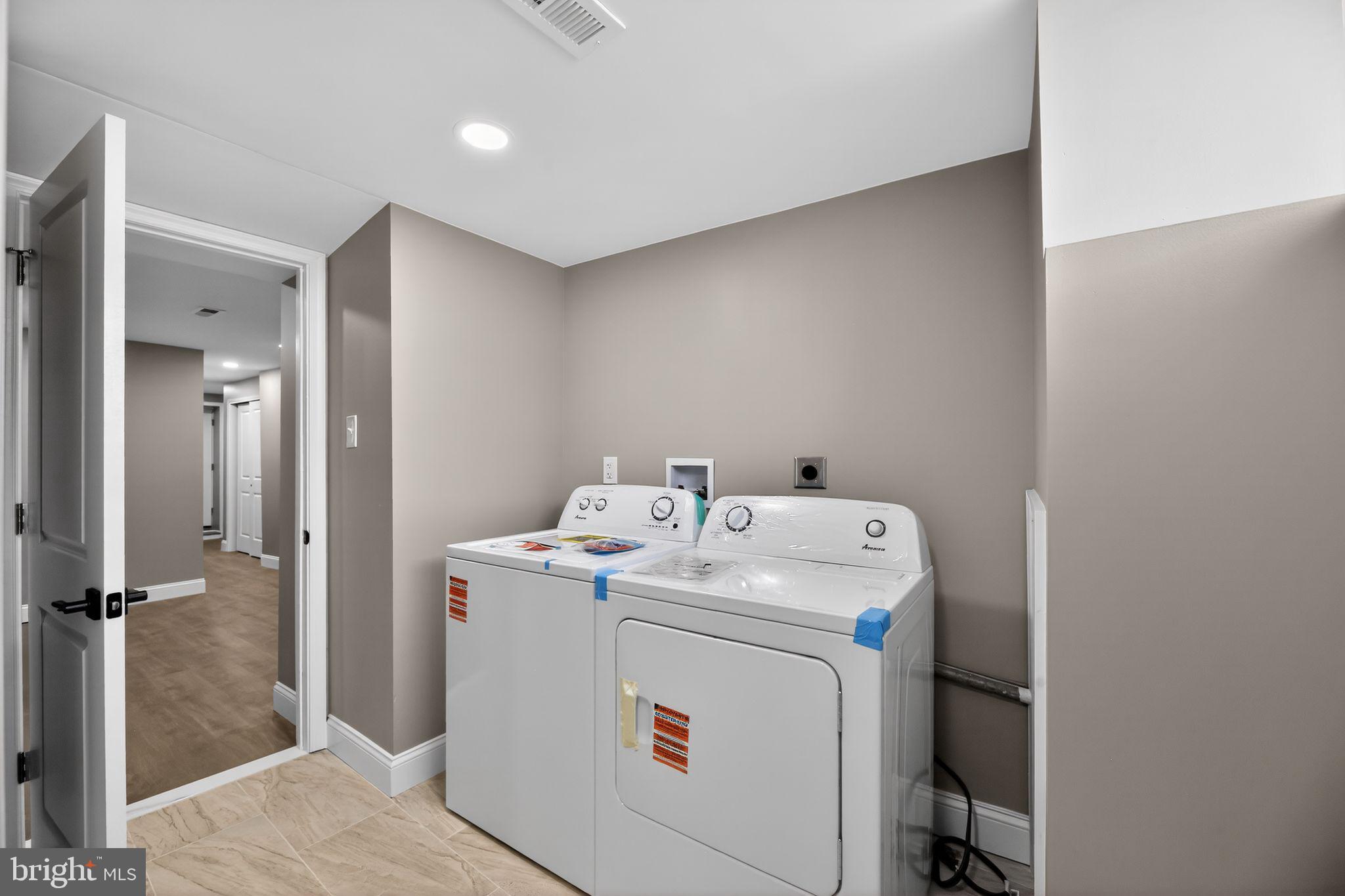 ELMWOOD PARK - Residential