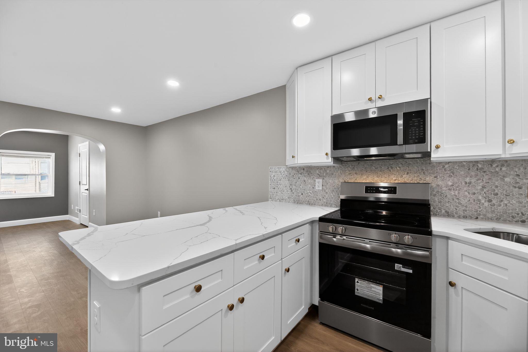 ELMWOOD PARK - Residential