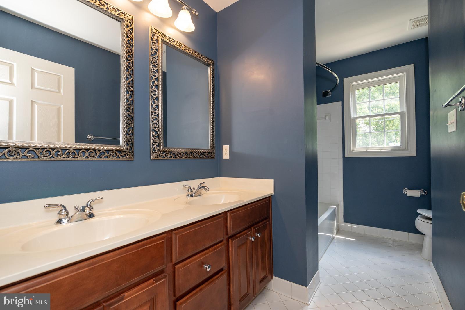 SOUTH RIDING - Residential