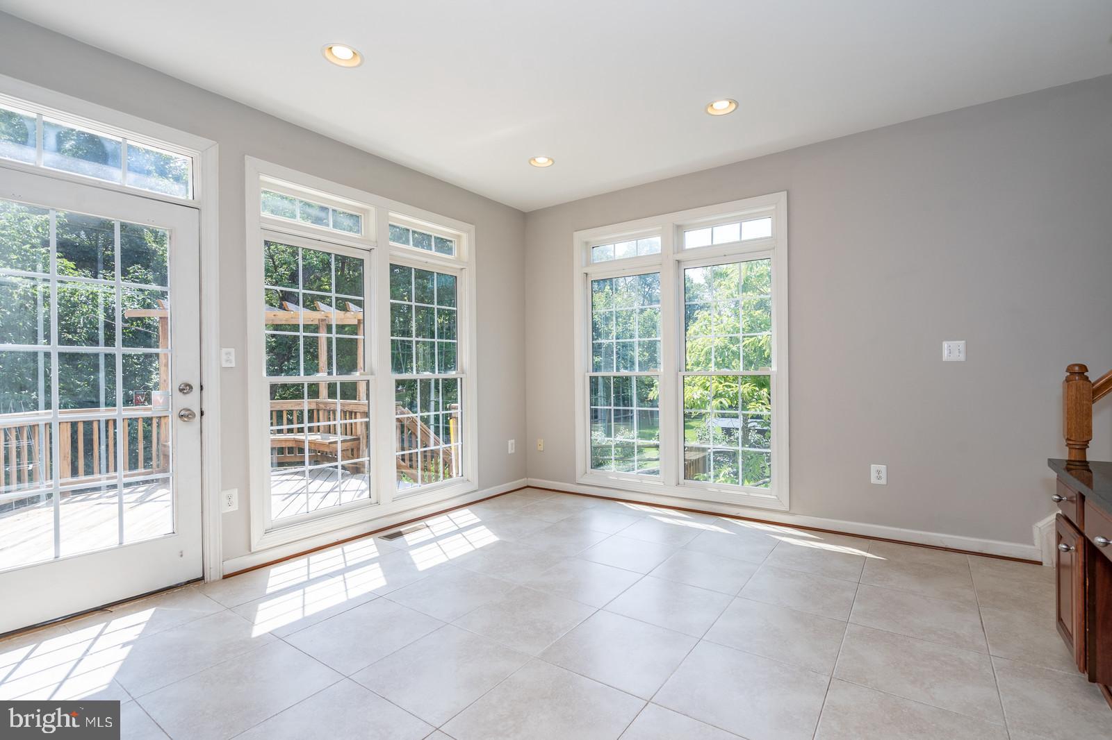 SOUTH RIDING - Residential