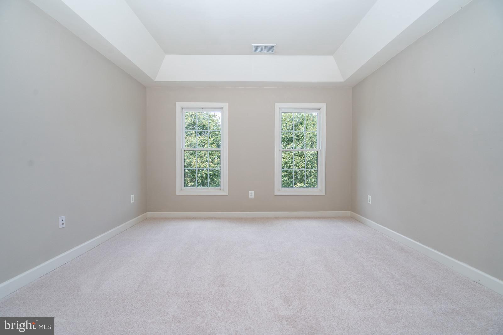 SOUTH RIDING - Residential