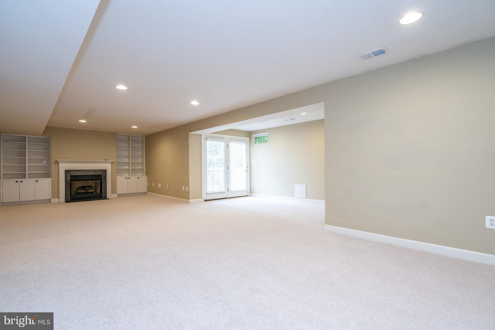 SOUTH RIDING - Residential