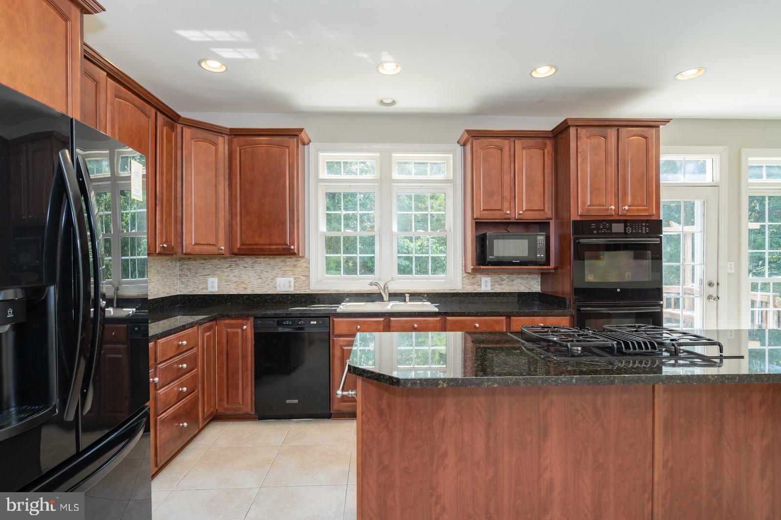 SOUTH RIDING - Residential