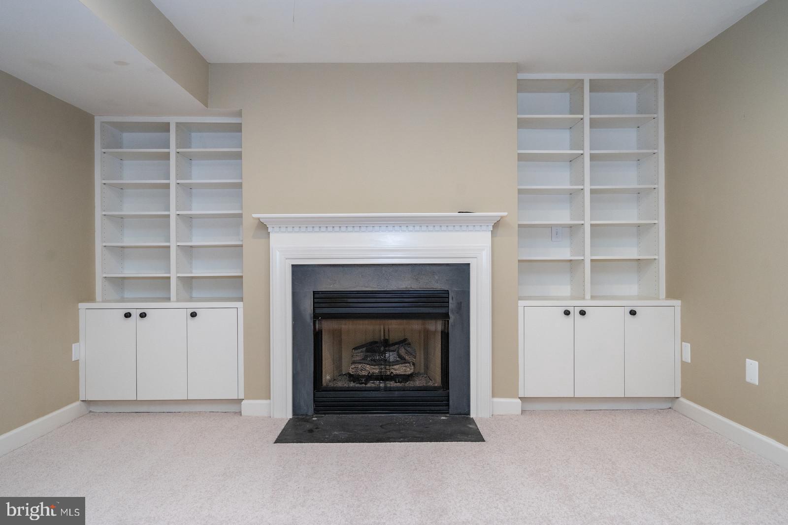 SOUTH RIDING - Residential