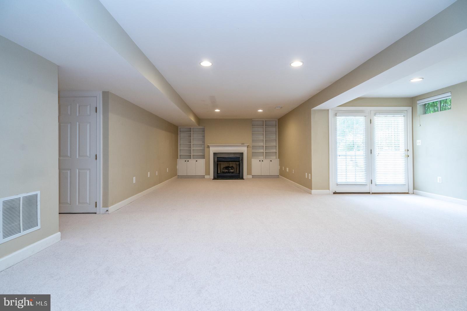 SOUTH RIDING - Residential