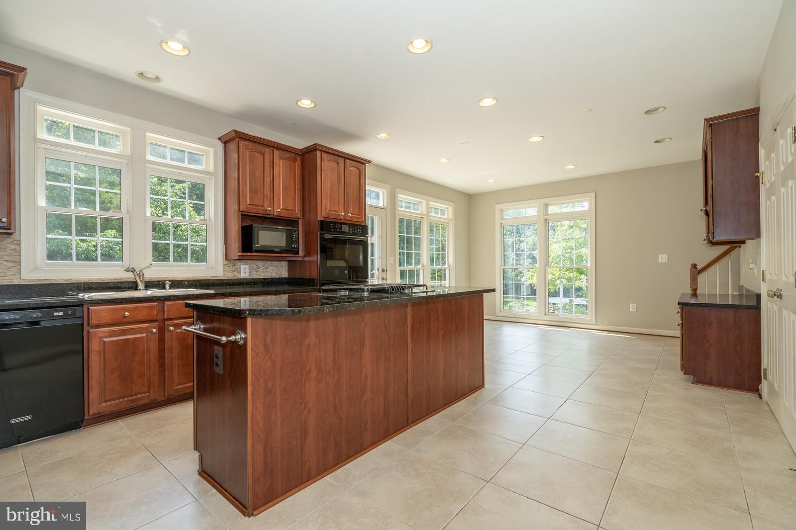 SOUTH RIDING - Residential