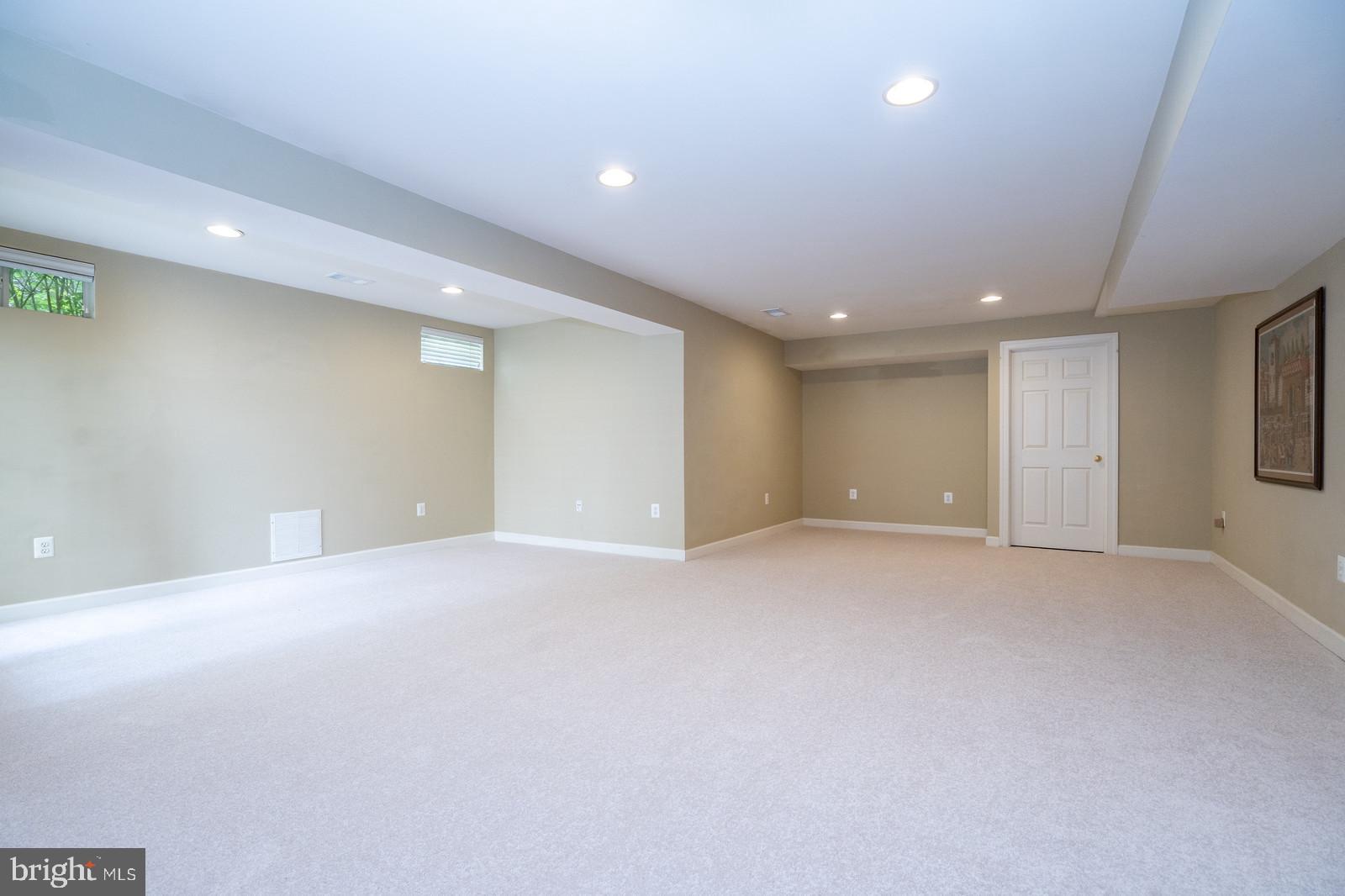 SOUTH RIDING - Residential