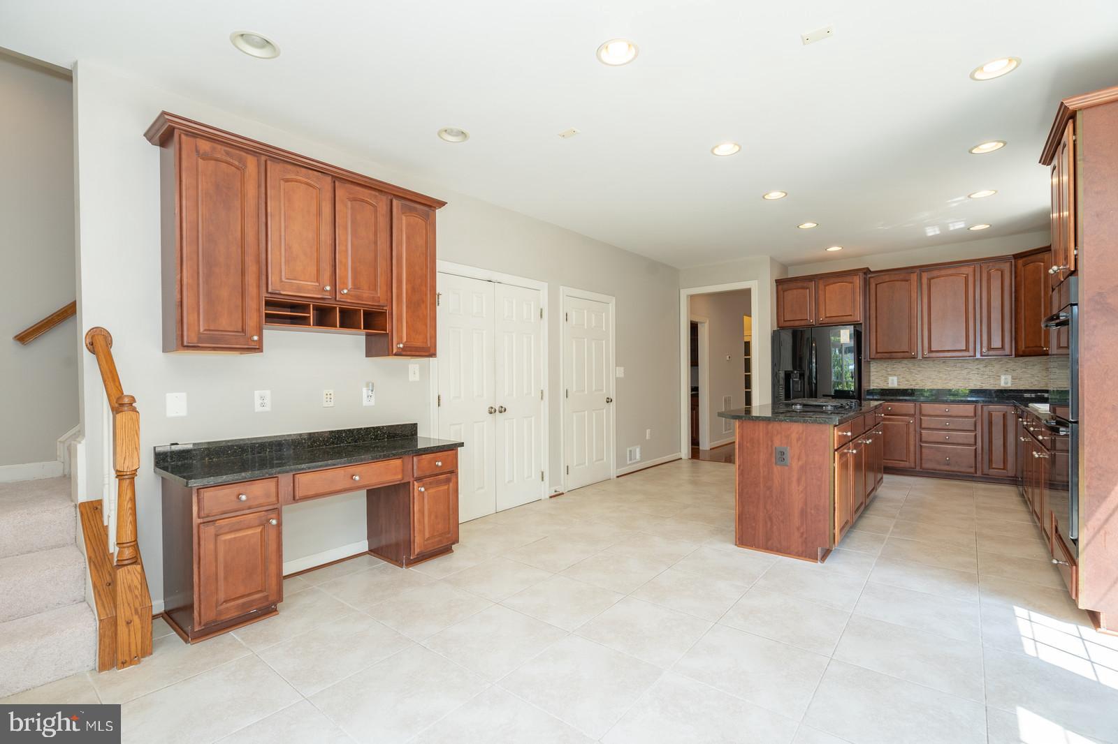 SOUTH RIDING - Residential