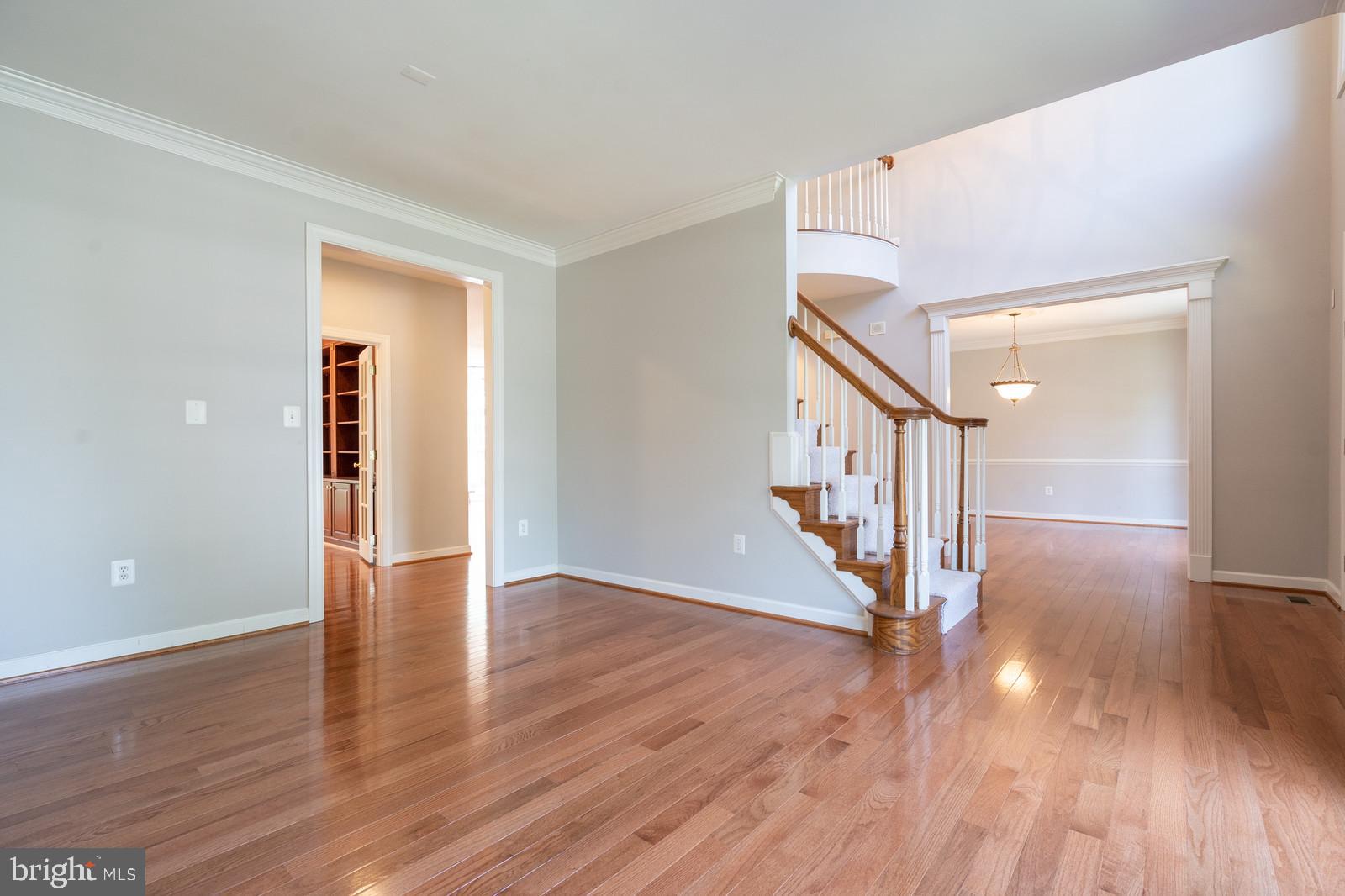 SOUTH RIDING - Residential