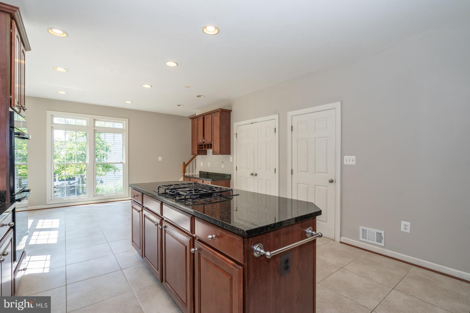 SOUTH RIDING - Residential