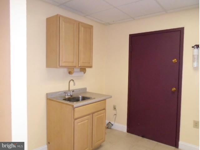 RIVERTOWNE SUITES OFFICE - Commercial Lease