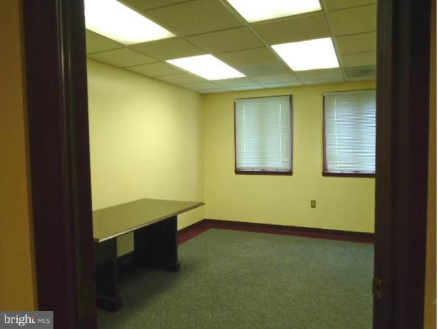 RIVERTOWNE SUITES OFFICE - Commercial Lease